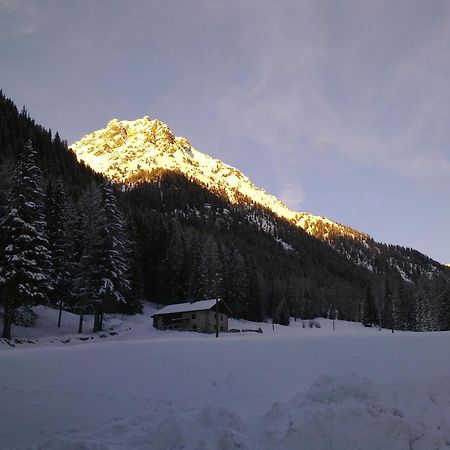 Hotel Bucaneve Моена Екстер'єр фото