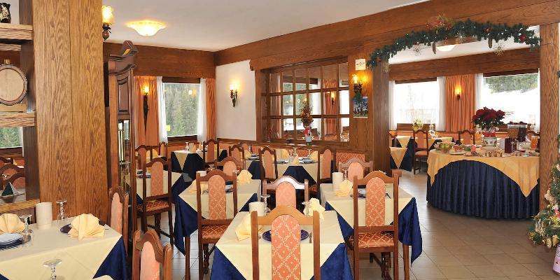 Hotel Bucaneve Моена Екстер'єр фото